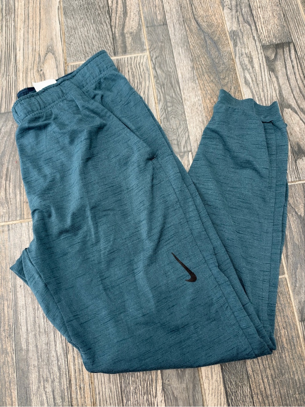 Nike Women’s yoga joggers - size Medium